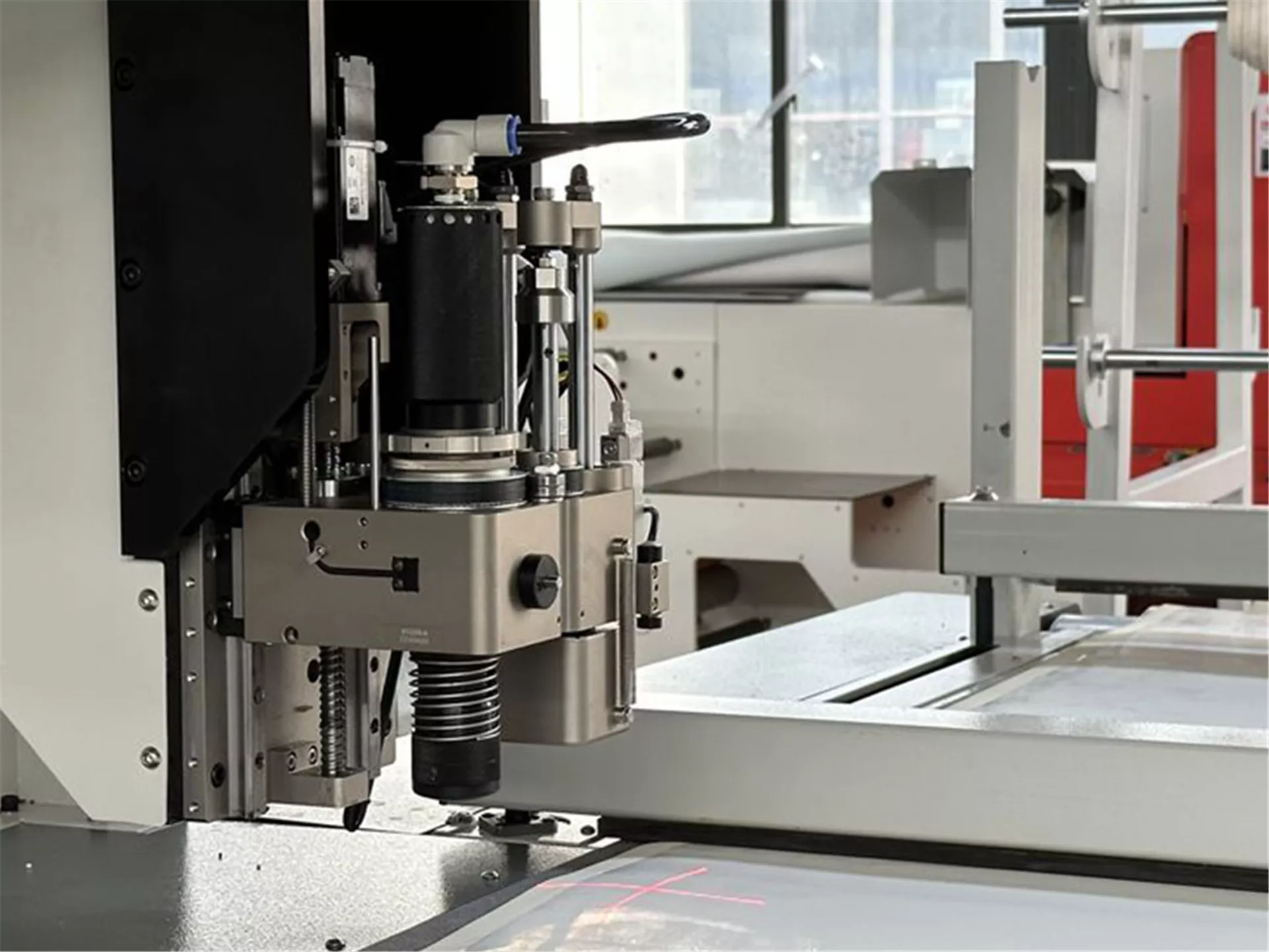 Double Head Oscillating Blade Cutting Machine for Shoe Components